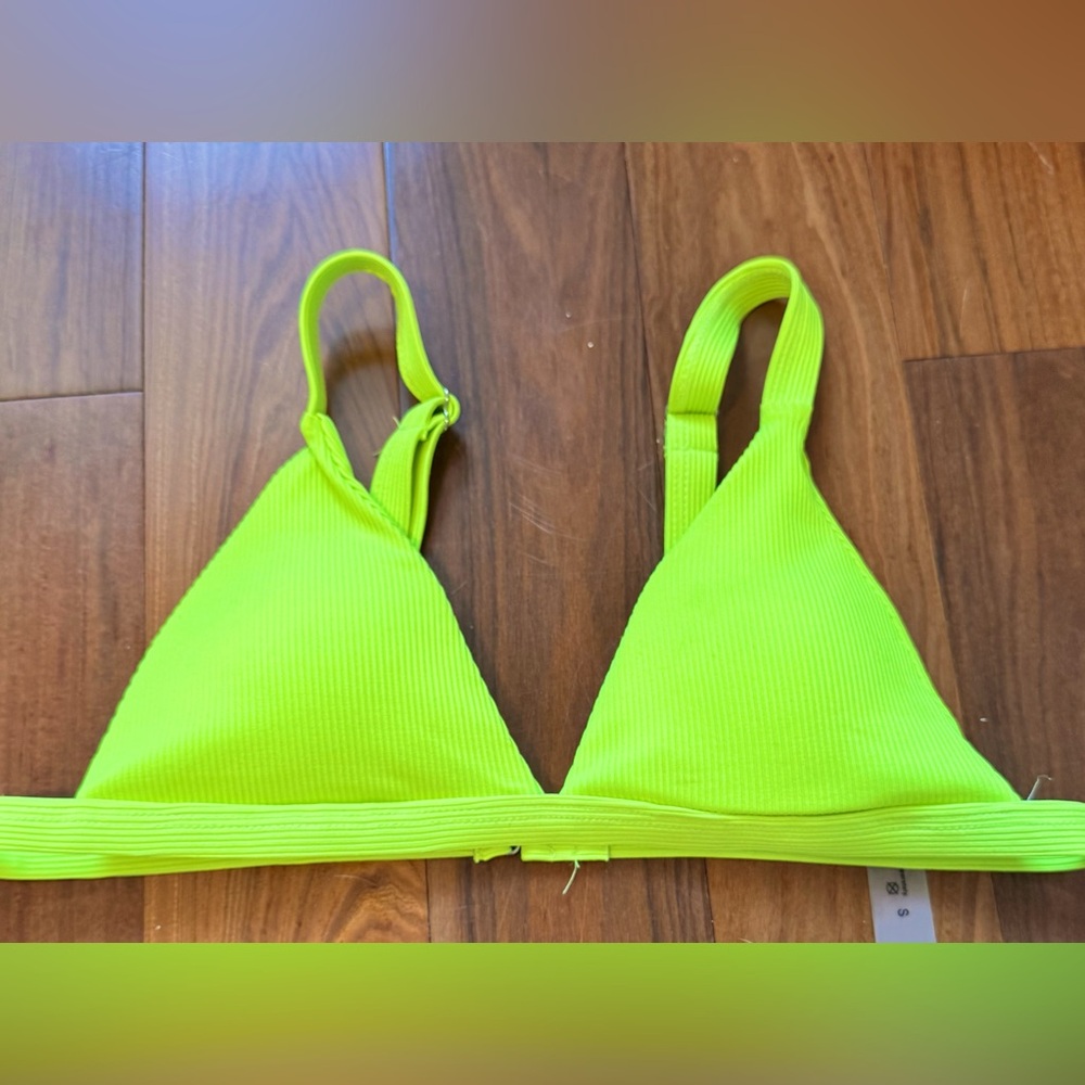 Never worn brand new condition!